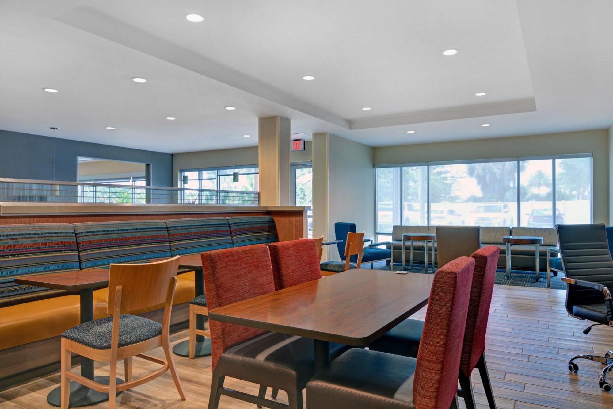 Towneplace Suites By Marriott Jacksonville East Exteriör bild